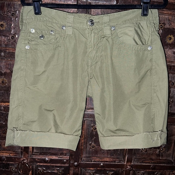 True Religion Riley Shorts in Army Green Size 28 - Picture 2 of 8